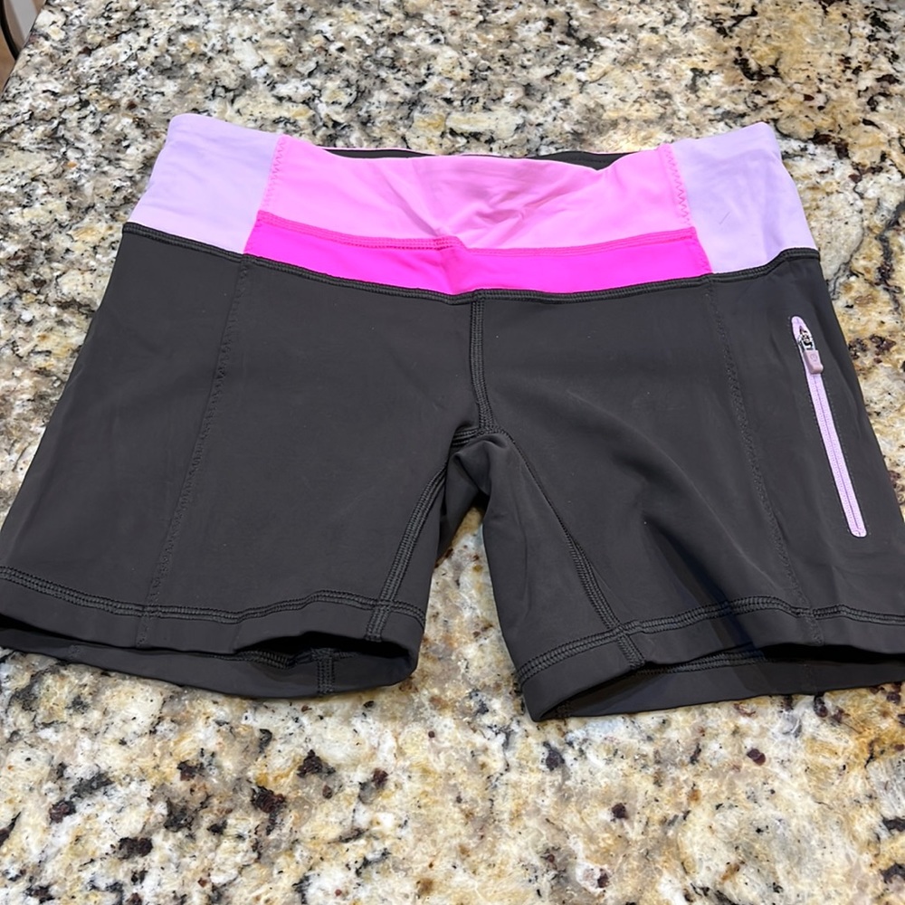 Brand new shorts LuLulemon- no size shown but I believe a 4